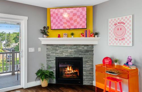 Traverse City Casa | Walnut, 3BR Townhom Near Downtown, Beach and Wineries