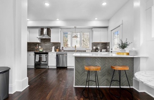 Broadway Gillham Casa | Walnut Charming Modern 5BR Home Walkable Kings