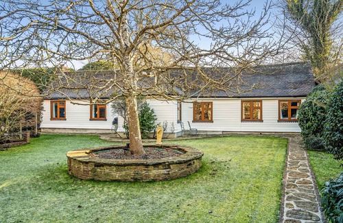 Horsham Cabaña | Walnut Cottage - 2 bedrooms & 2 bathrooms - a beautifully cosy cottage