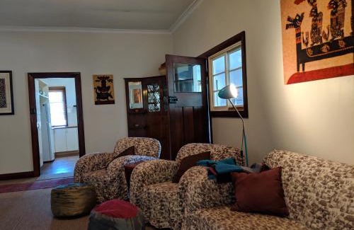 Bridgetown Casa | Walnut Cottage - 2 bedroom pet friendly country cottage