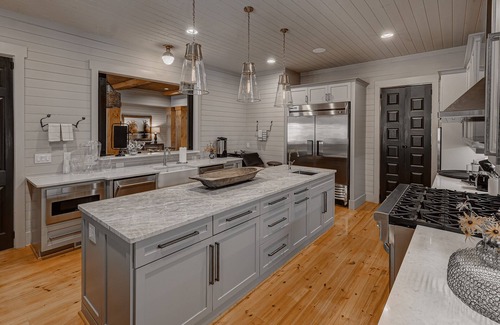 Ellijay Cabina | Walnut Grove 11-BR Lodge: corporate retreats & reunions - on 280 private acres