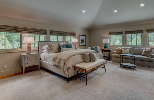 Ellijay Cabina | Walnut Grove 11-BR Lodge: corporate retreats & reunions - on 280 private acres