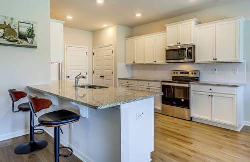Loganville Casa | Walnut Grove Haven: Spacious Retreat w/ Fireplace!