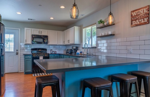 Paso Robles Casa | Walnut Hill-Endless Vineyard Views From Your Front Porch!