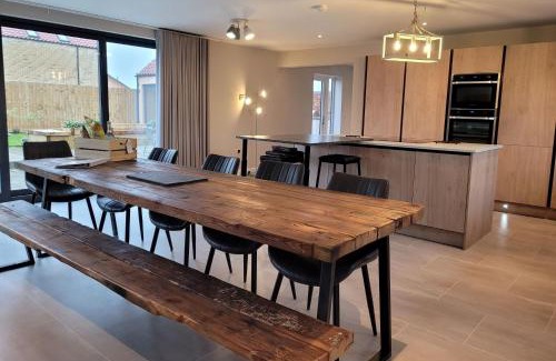 Dunholme Casa | Walnut House, Ashlin Farm Barns