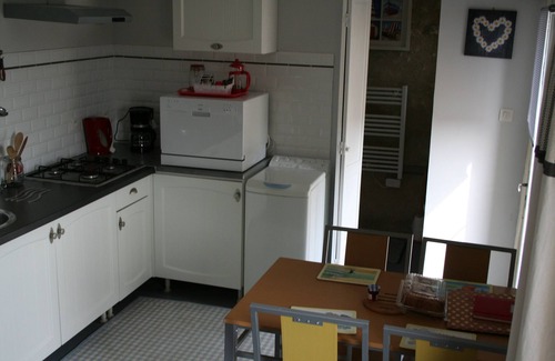 Pleumartin Cabaña | Walnut Lodge, casa rural tradicional de 1 dormitorio en zona rural