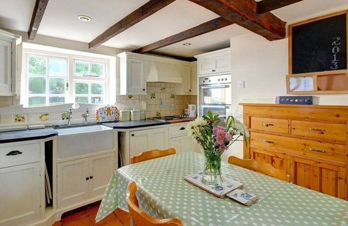 Barton Mills Casa | Walnut Tree Cottage - Tres Habitaciones Casa, Capacidad 6