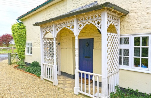 Barton Mills Casa | Walnut Tree Cottage - Tres Habitaciones Casa, Capacidad 6