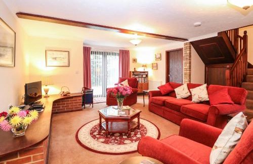 Catfield Casa | Walnut Tree Cottage