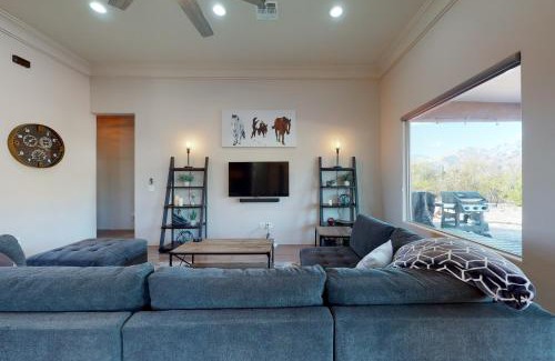 Tanque Verde Casa | Walnut Tree