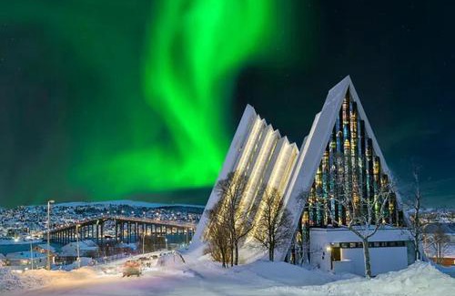Tromsdalen Apartamento | WALO APARTMENTS TROMSDALEN - Close to cable car and Arctic Cathedral, 10 min by bus to city centre, Free parking