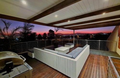 Trawal Casa | Walters Lane Luxury Accommodation main house - No loadshedding