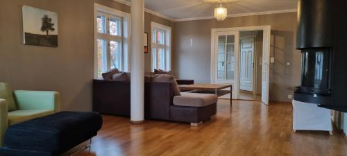 Skien Casa | Walters