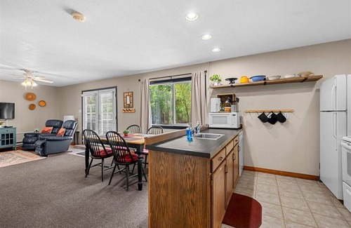 Manitou Springs Cabaña | Waltons Mountain Cottage
