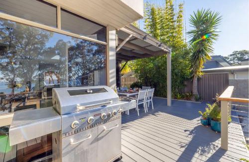 Salamander Bay Casa | Wanda Waterview, 1-344 Wanda Ave - Water Views, Linen, Bed Making, Wi-Fi, aircon
