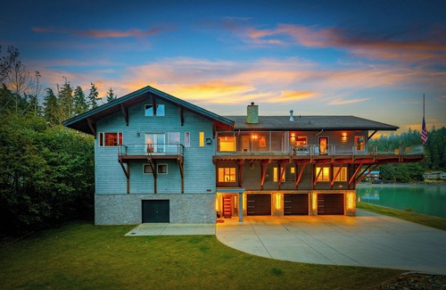 Juneau Casa | Wander Alaska Glacier