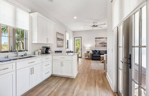 Bay Isle Casa | Wander Siesta Key sleeps 10, w/pool, 4 Bedrooms
