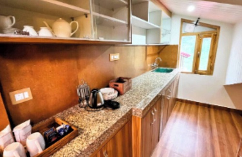 Manali Hotel | Wander Thrives Inn By Ads