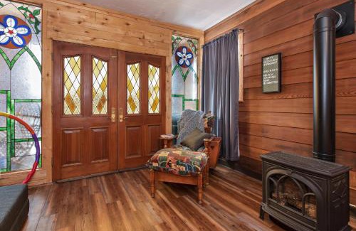 Glenwood Springs Casa | Wanderer Studio, AN OFF GRID MOUNTAIN Guest Studio With Fantastic Views