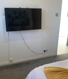 Thornton Casa | Wandsworth, South London Deluxe King Room 4