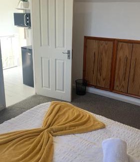 Thornton Casa | Wandsworth, South London Deluxe King Room 4