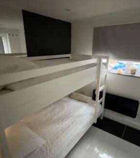 Thornton Casa | Wandsworth, South London Deluxe King Room 5