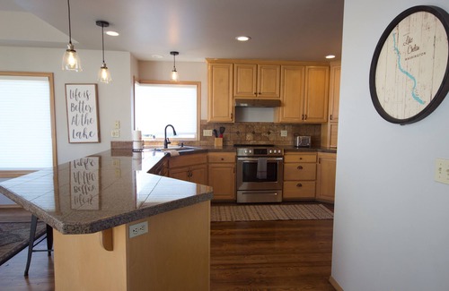 Wapato Point Casa | Wapato Point Bear Mountain Retreat - Views + Resort Access