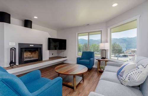 Wapato Point Condominio | Wapato Point Condo with Resort Amenities! 2bed/2bath, 2nd floor w/washer, unit 640
