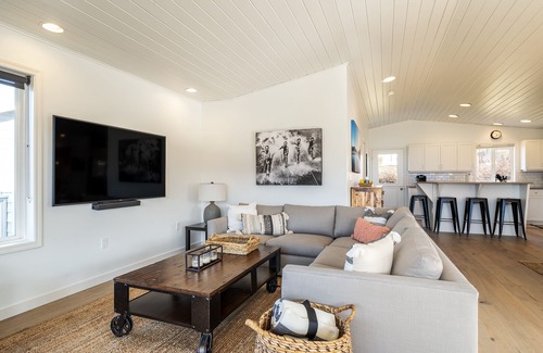 Wapato Point Casa | Wapato Point Vacation Home! Big Views-Resort Amenities-Short walk to Manson!
