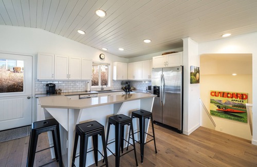 Wapato Point Casa | Wapato Point Vacation Home! Big Views-Resort Amenities-Short walk to Manson!