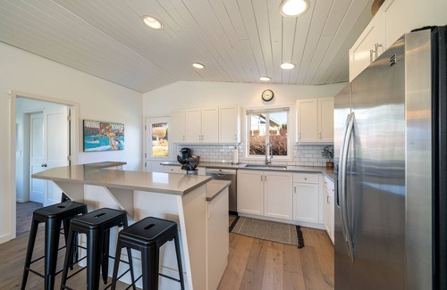 Wapato Point Casa | Wapato Point Vacation Home! Big Views-Resort Amenities-Short walk to Manson!