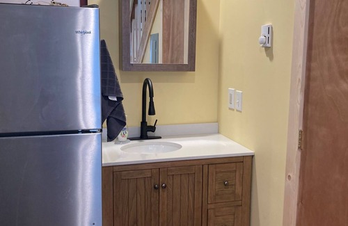 Gardiner Cabina | Wolf Crossing - Wapiti Cabin next to Yellowstone's NE gate in Silver Gate