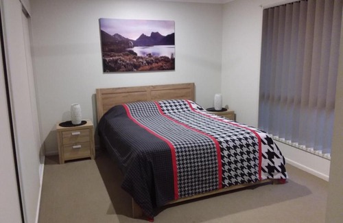 Tinana Apartamento | Waratah and Wattle Apartments