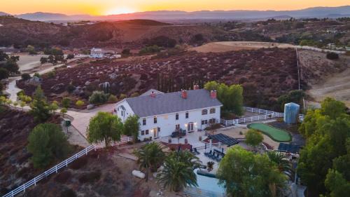 Temecula Villa | Warhol by AvantStay Expansive Estate Stunning Wine Cty Views