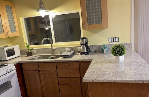 Antioch Casa | Warm and Comfy Antioch Cottage, close to everything