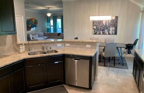 Denton Casa | Warm and Cozy, Family-Friendly Home