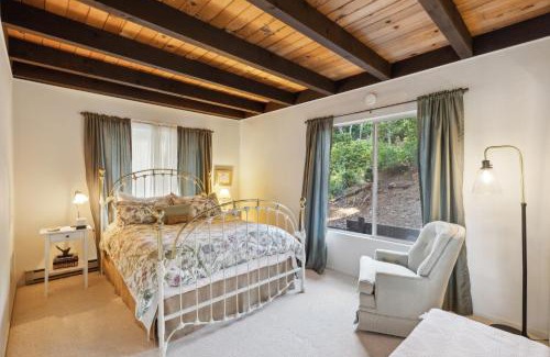 Kelseyville Casa | Warm and Cozy Mountain and Lake View Haven cottage