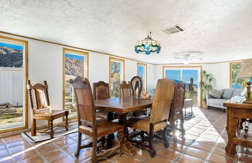 Morongo Valley Casa | Warm and inviting Rancho Morongo 2-story Gem