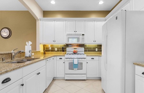 Fort Myers Casa | Warm and Inviting 3 BD 3 BTH home in Verandah