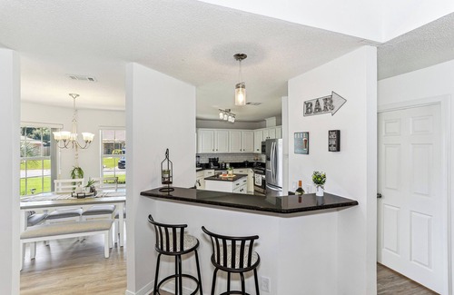 Florida Panhandle Casa | Warm and Inviting 4BR Home, Perfect for Families