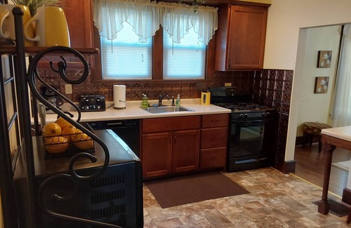 Loudonville Casa | Cálido y acogedor hogar en el centro lejos de casa