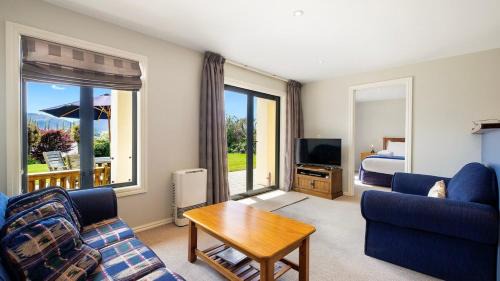 Wanaka Apartamento | Warm and spacious 2 bedroom, downstairs apartment