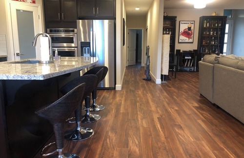 Reno Casa | Warm and Welcoming Modern 2 Bedroom Home in Beautiful Damonte Ranch