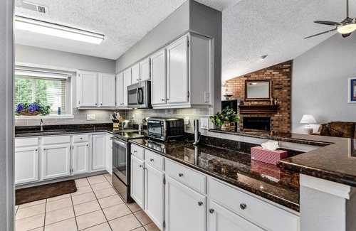 Cross Creek East Casa | Warm & Cozy, Pet-Friendly Home with Large Fenced Backyard on Quiet Cul-de-Sac