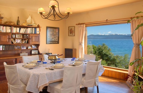 San Carlos de Bariloche Casa | Warm House on the Edge of Lake H28