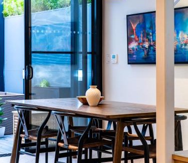 Glebe Casa | Warm I Welcoming Glebe Retreat I Family Fun Awaits