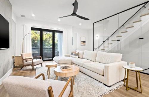 Tampa Heights Casa | Warm Modern New Construction Townhome in Tampa Heights
