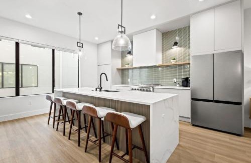Tampa Heights Casa | Warm Modern New Construction Townhome in Tampa Heights