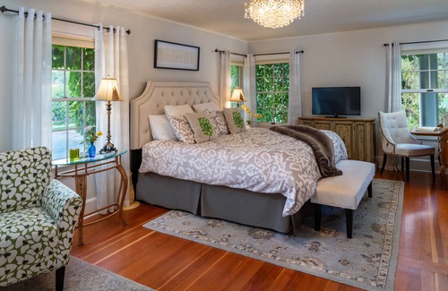 Sunnyslope Cama Y Desayuno | Warm Springs Inn & Winery