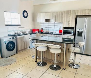 Rustenburg Apartamento | Warm Stay in an Estate pty Ltd